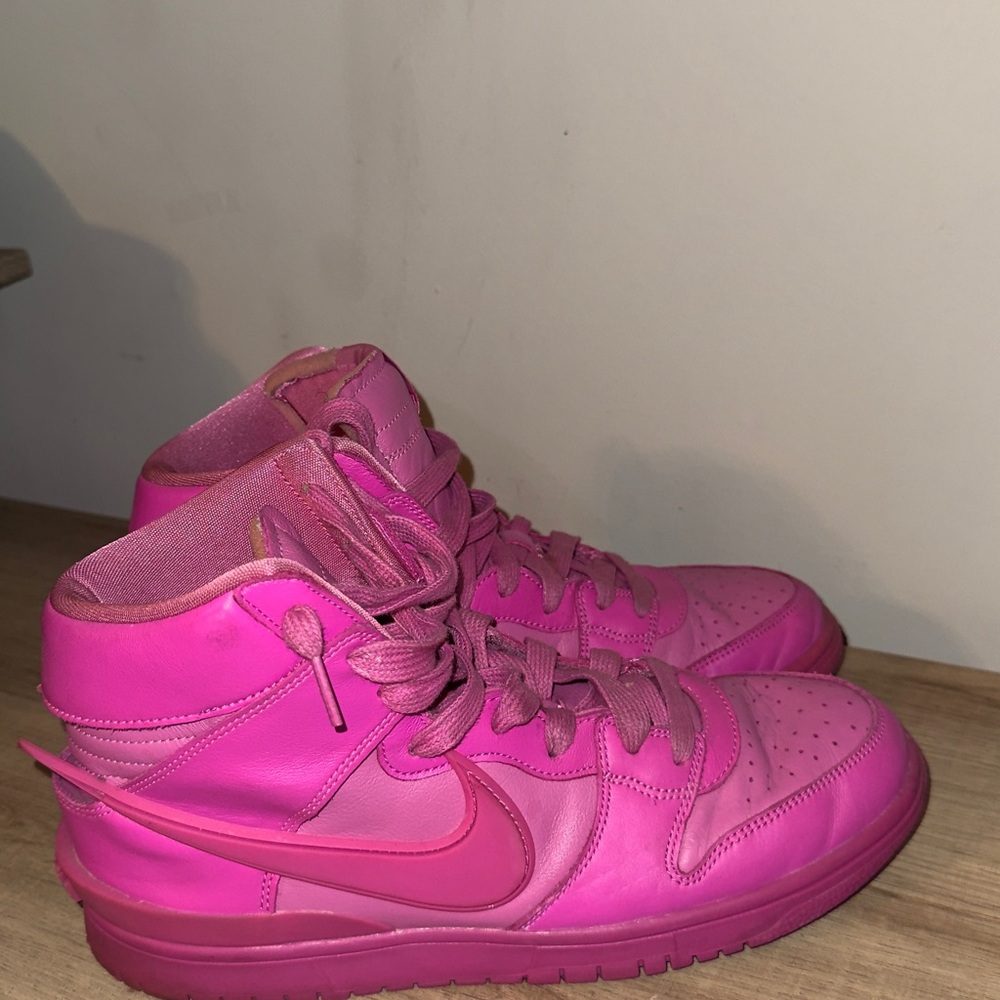 Nike Dunk High
AMBUSH Active Fuchsia
